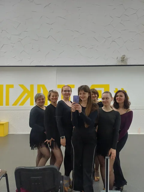 Група латини після заняття у студії ВТАКТ